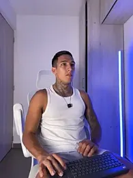 sendfer webcam stripchat model stream image