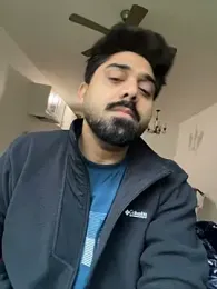 Imagem do stream de vinayz0 no Stripchat